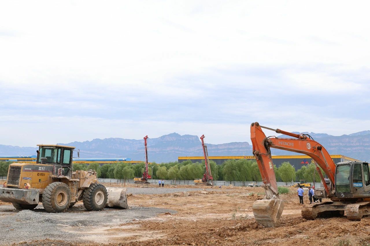 林州市“4+2”工作机制现场办公会在凤宝管业860项目部召开